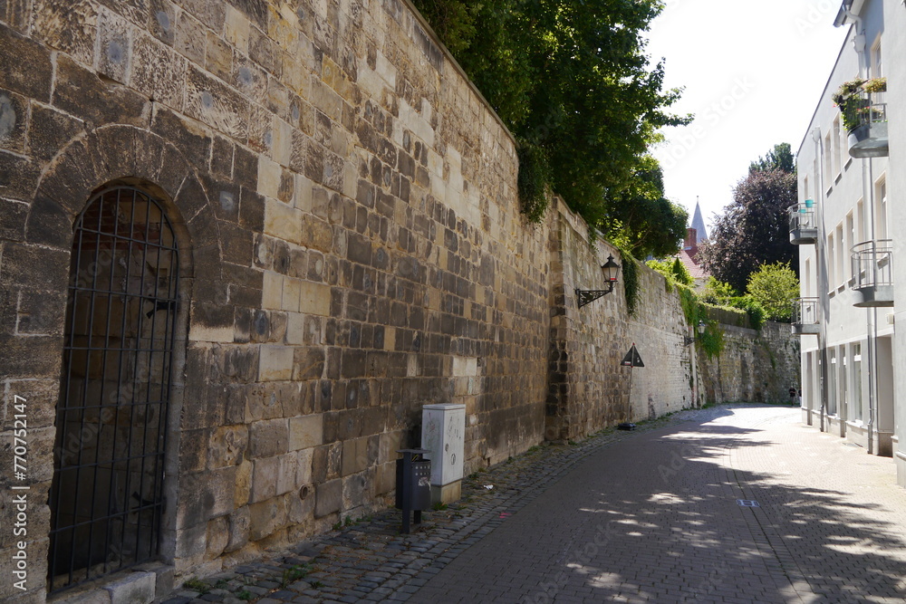 Historische Stadtmauer am Düsterngraben in Halberstadt