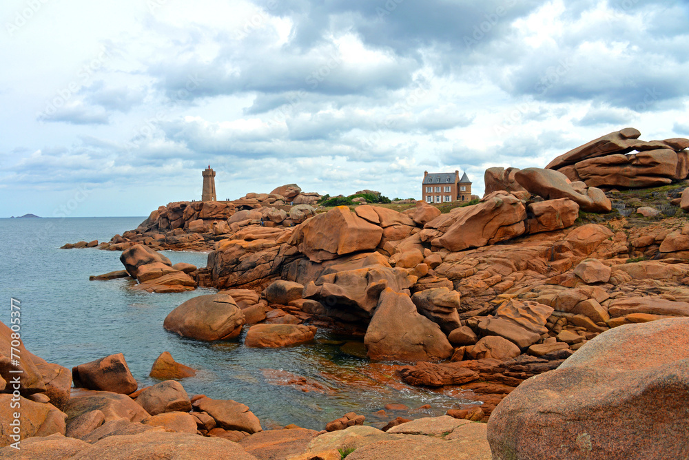 Die Felsenküste Granit Rose in der Bretagne