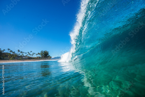 Clear tropical wave  © derek