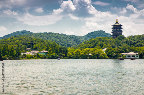 The Beautiful Scenery of West Lake in Hangzhou, China in Summer © 宗毅
