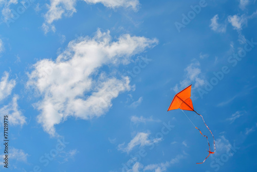 A kite flying in the sky © Emanuel