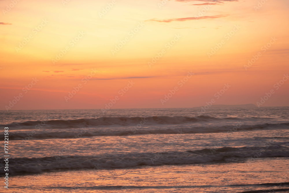 atardecer en la playa 