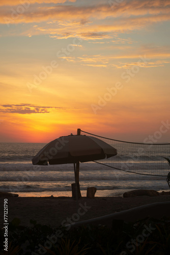 atardecer en la playa 