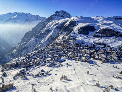 Canvas Print Stunning aerial winter landscape of Les Deux Alpes in France, featuring the maje