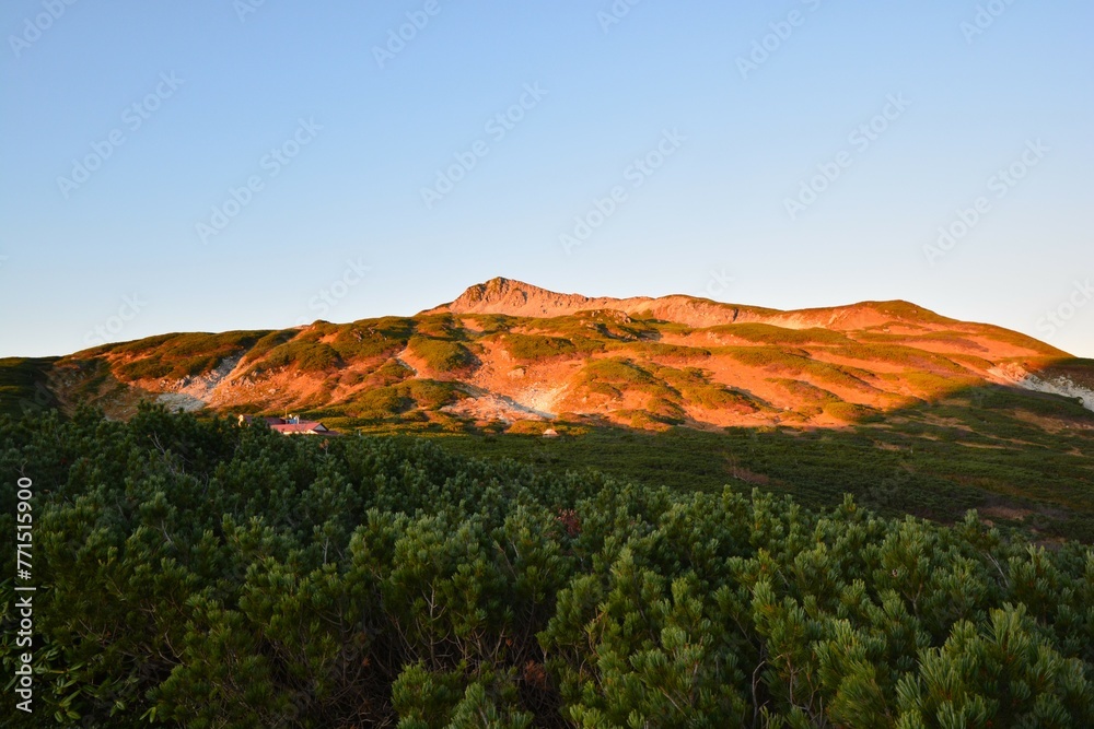 Obraz premium 北アルプス 朝焼けに染まる三俣蓮華岳