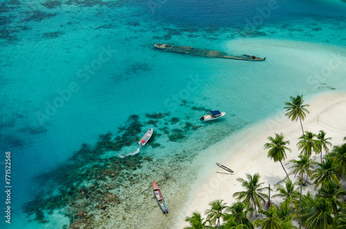 Boats at the beach in Kuna Yala. San Blas archipelago, Caribbean, Panama, Central America - stock photo
