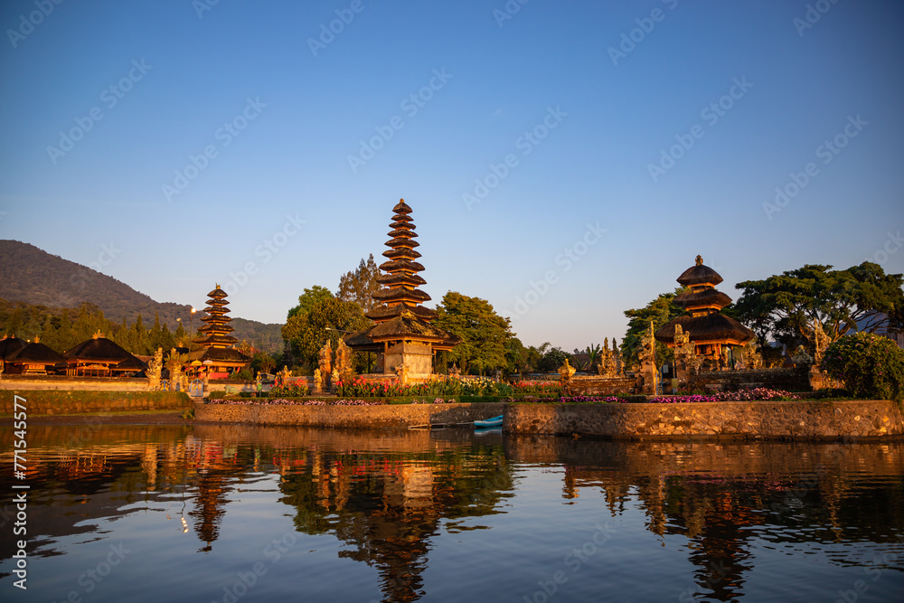 Fototapeta premium Pura Ulun Danu Bratan at sunrise, famous temple on the lake, Bedugul, Bali, Indonesia.
