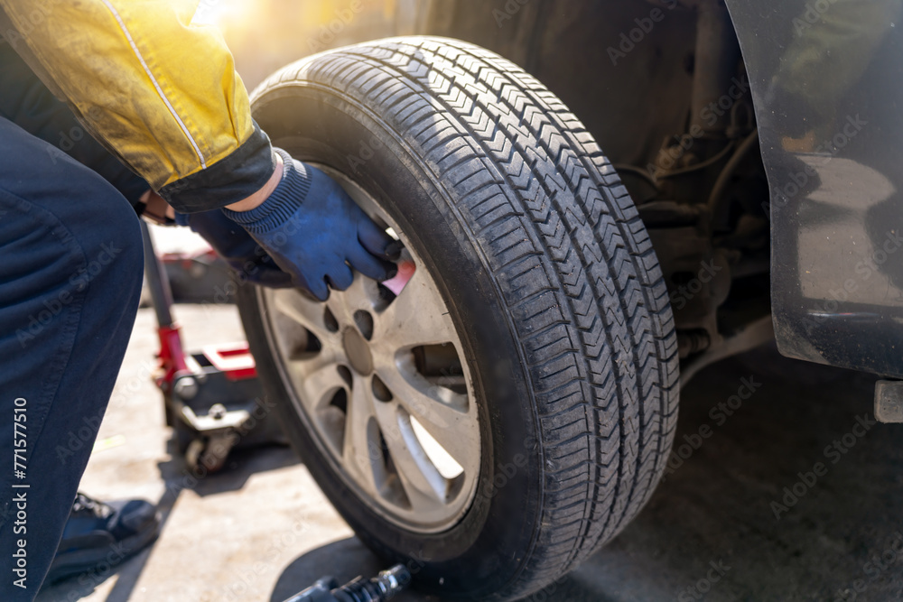 Expert Tire Replacement Service in Action Expert Tire Replacement Service in Action