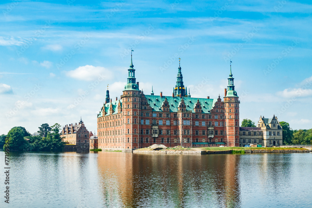 Fototapeta premium View of Frederiksborg castle in Hillerod, Denmark
