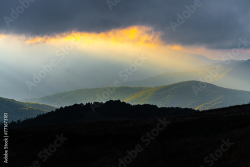 Fototapeta Naklejka Na Ścianę i Meble -  Polska Bieszczady Jesień