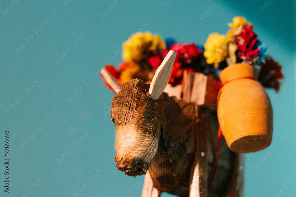 Naklejka premium Artesanía de burro tallado en madera de San Miguel de Allende 