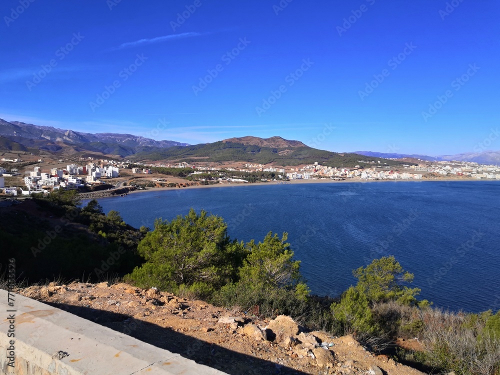 Fototapeta premium view of the sea and mountains