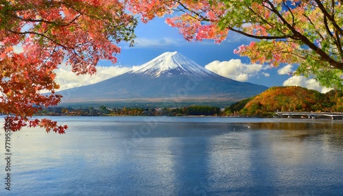桜と紅葉と富士山 © LAYW