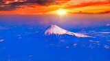 旅客機からの富士山夕景