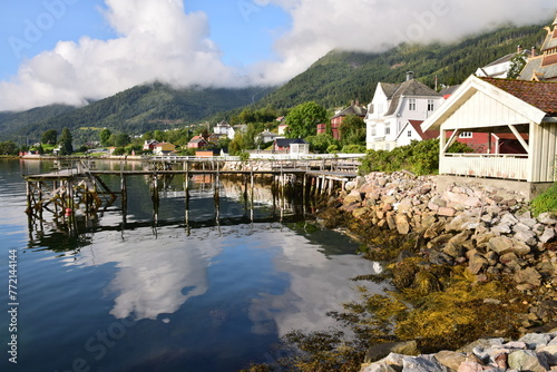 Ponton sur le Sognefjord à Balestrand photo