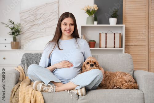 Beautiful pregnant woman wi...