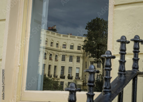 Reflections of regency houses © NosamA