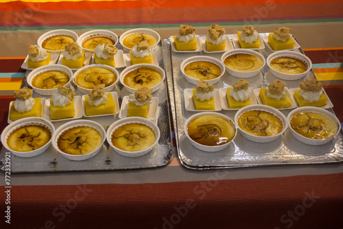 plateaux de sucreries photo