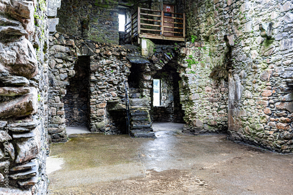 Fototapeta premium Kilchurn Castle on Loch awe