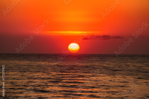 Sinais crazy sunset over Red Sea offers breathtaking views © Jawed Gfx