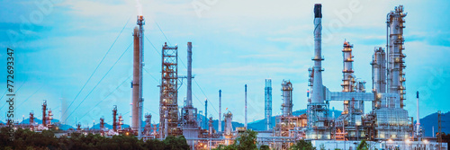 Fotografie Banner Oil refinery gas petrol plant industry with crude tank, gasoline supply and chemical factory