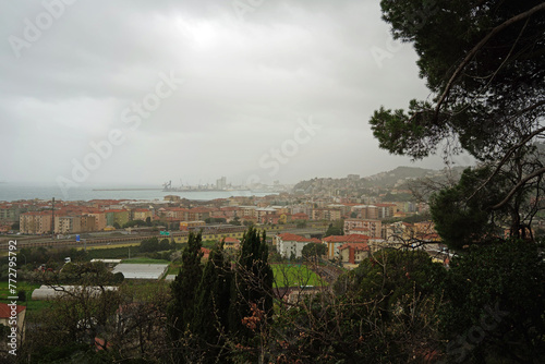 Albissola Marina ed il porto di Savona visti dalle prime colline di Albisola Superiore 