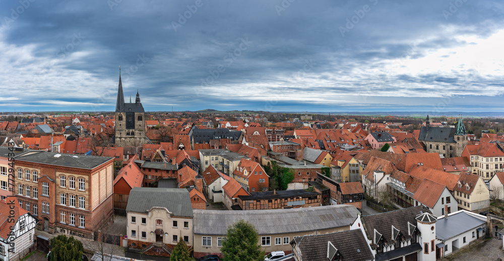 Obraz premium Panoramablick über Quedlinburg