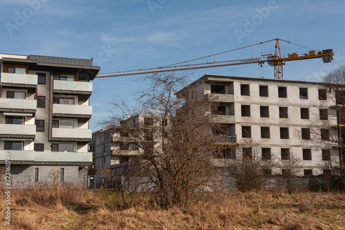 Bloki mieszkalne i budowa 