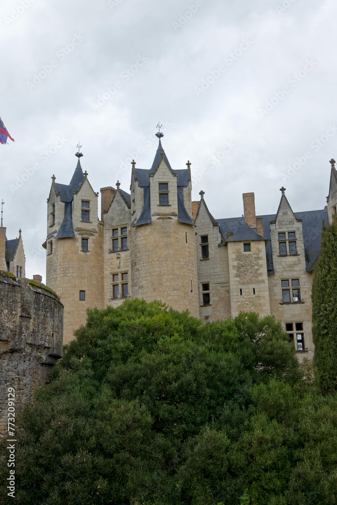 Tours du château de Montreuil-Bellay dans le Maine-etLoire - France