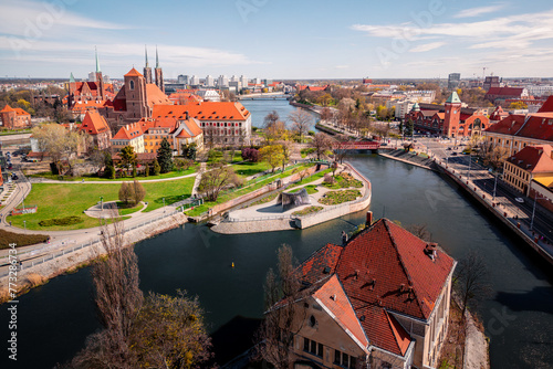 Aerial drone view of Wyspa Piasek (Sand Island) and Wyspa Daliowa (Dahlia Island) with Oskar Zieta 
