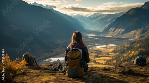 Young solo traveler watching over the valley © Media Srock