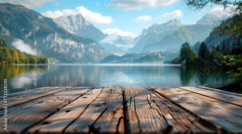 Table en bois, arrière-plan sur fond flou de lac et de montagnes, image avec espace pour texte. photo