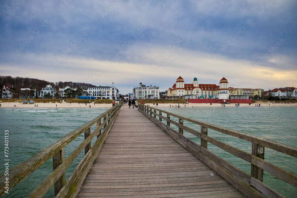 Seebrücke Binz an der Ostsee auf der Insel Rügen, Ostseebad Binz, Mecklenburg Vorpommern, Deutschland 