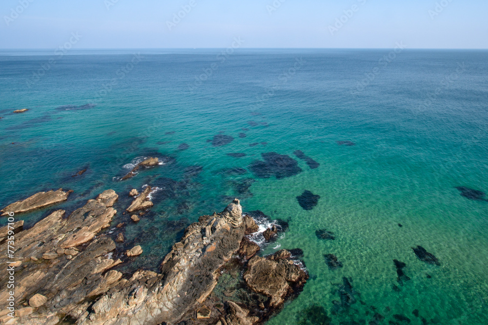 Seascape of the clear seawater and the horizon