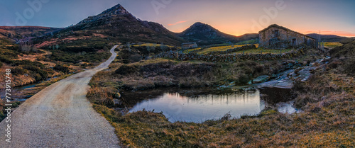 Arroyo del Pardo, en el Puerto de Estacas de Trueba, al atardecer, fotografía panorámica HDR