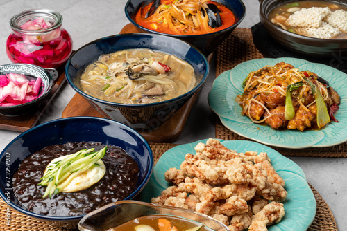 Sweet and sour pork, nurungitang, kkanpunggi, Chinese food, goultangmyeon, seafood jjamppong, jajangmyeon, side dishes,