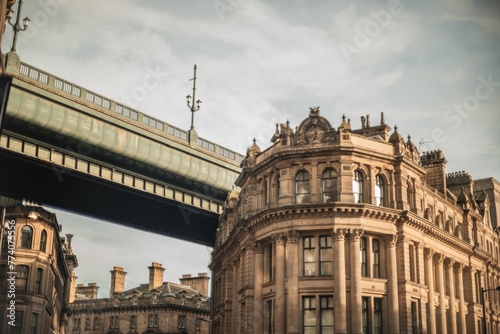 Beautiful bridge in the background of a scenic building in Newcastle upon Tyne, England