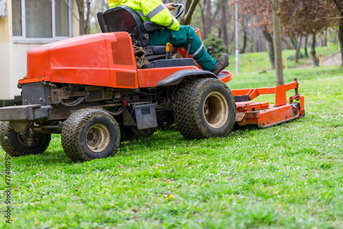 Lawn maintenance with a professional mower