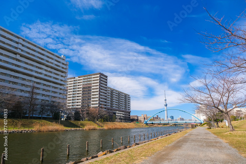 東京都 東京スカイツリーが見える旧中川とふれあい橋