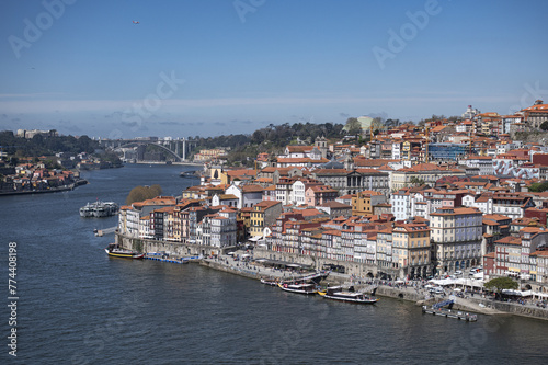 Fototapeta Naklejka Na Ścianę i Meble -  Vue sur Porto