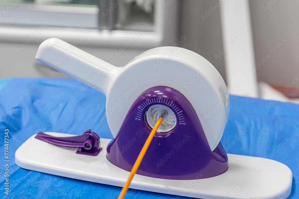 Disposable heart valve crimping tool. In the operating room, the doctor prepares the heart valve for transplantation to the patient with a heart valve crimping tool. Disposable heart valve crimping tool. In the operating room, the doctor prepares the heart valve for transplantation to the patient with a heart valve crimping tool.