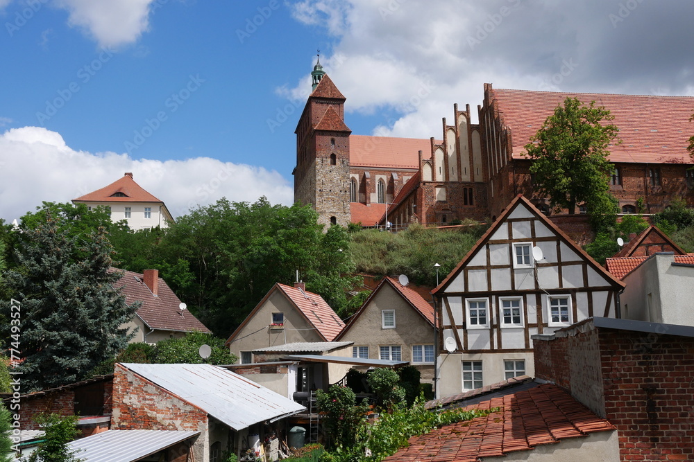 Altstadt in Havelberg mit Blick zum Havelberger Dom in Sachsen-Anhalt