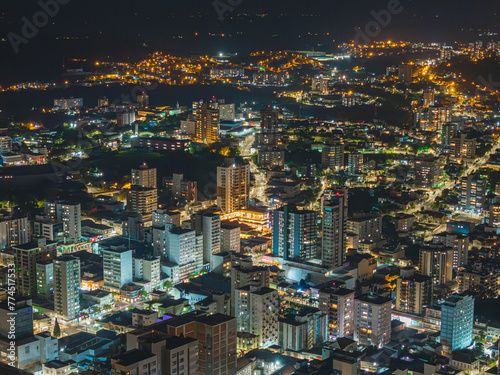 Vista a  rea noturna de Bento Gon  alves  Rio Grande do Sul. 2024.