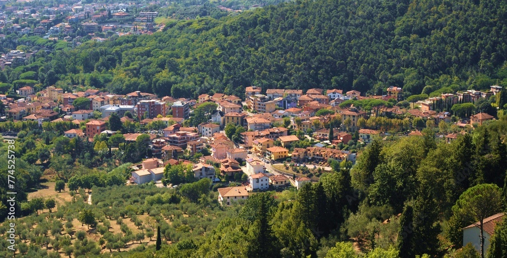Veduta dall'alto della città Montecatini Terme in Toscana, Italia, Europa