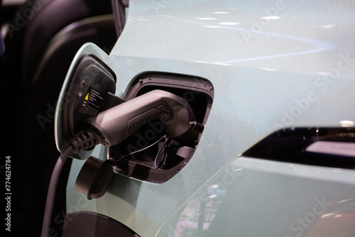 Electric vehicle energy recharging equipment