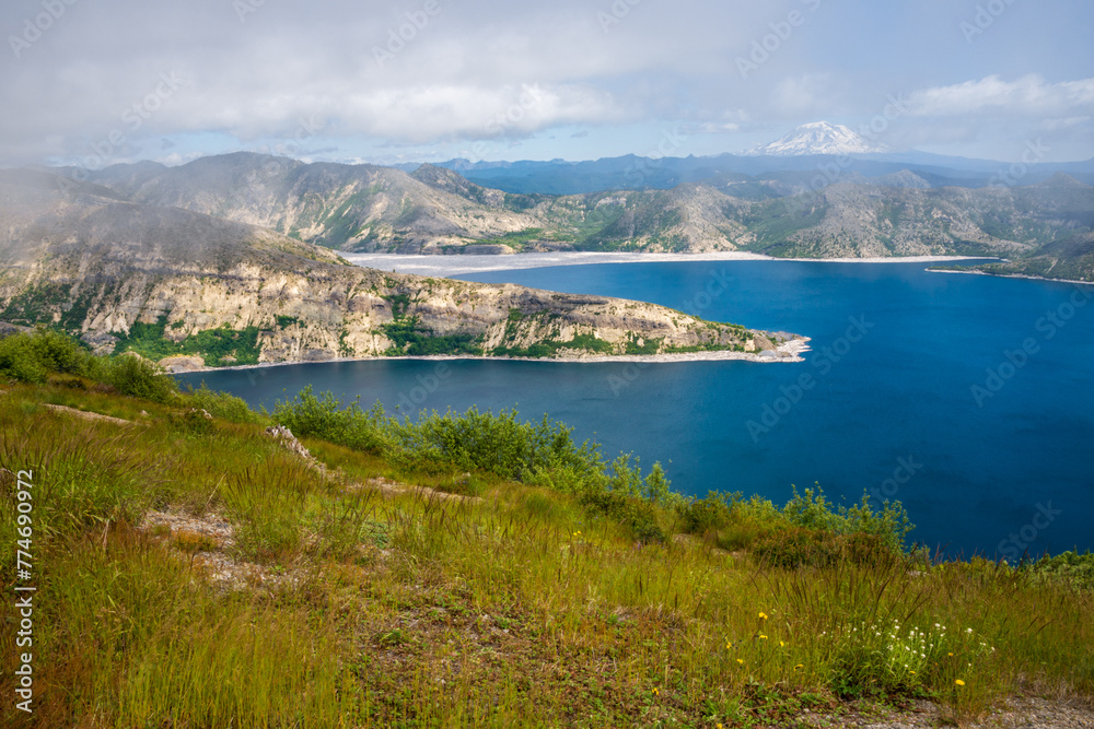 Obraz premium Mount St. Helens, Stratovolcano in Skamania County, Washington State