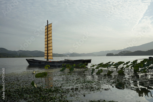 강가의 풍경입니다