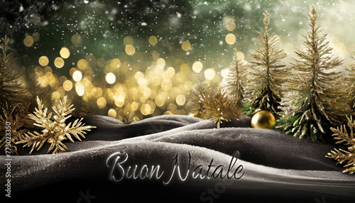 biglietto o striscione per augurare un Buon Natale in bianco e nero rappresentato da una collina nera con abeti color oro su sfondo nero e oro con cerchi in oro effetto bokeh photo