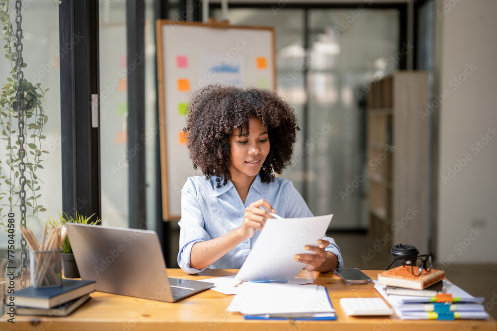 black woman working hard, work happily, The plan is going well, interesting story, consider the plan, come up with ideas, analyze situations black woman working hard, work happily, The plan is going well, interesting story, consider the plan, come up with ideas, analyze situations