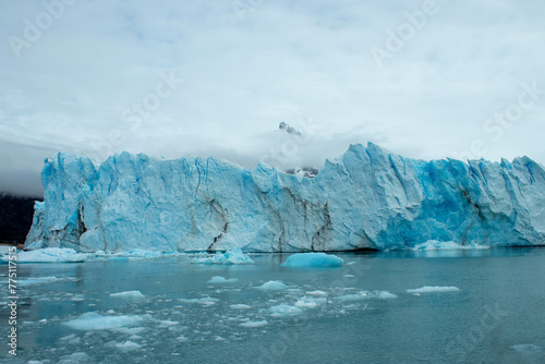 El Silencio Glacial: Retratos de la Naturaleza Intocada © jacexplorista